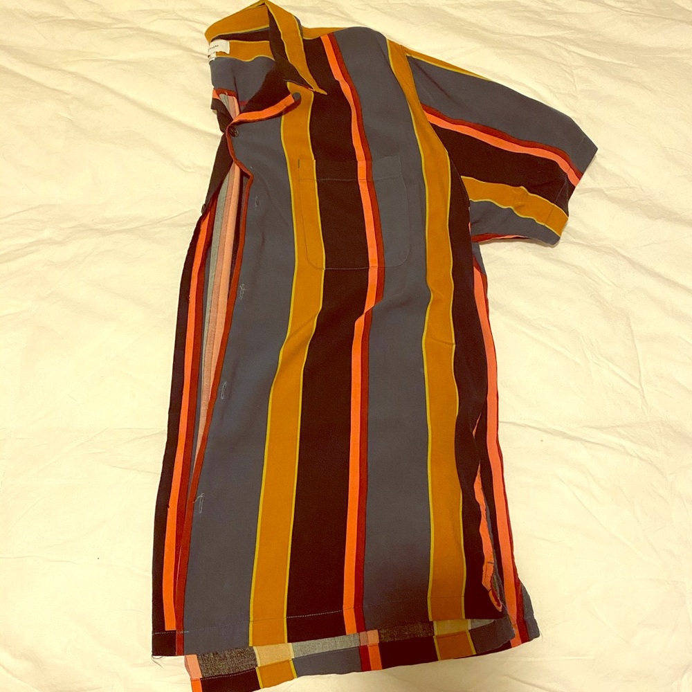 XL short sleeve button down.